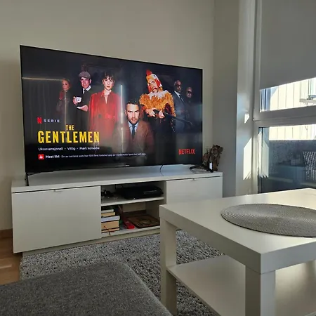 Lovely 1-bedroom With Parking Spot Apartment *